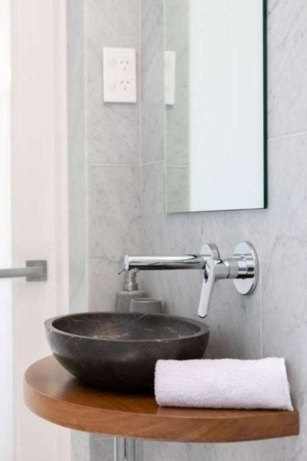 Upscale Cliffside Studio With Ocean Views North Bondi Sydney Ngoại thất bức ảnh