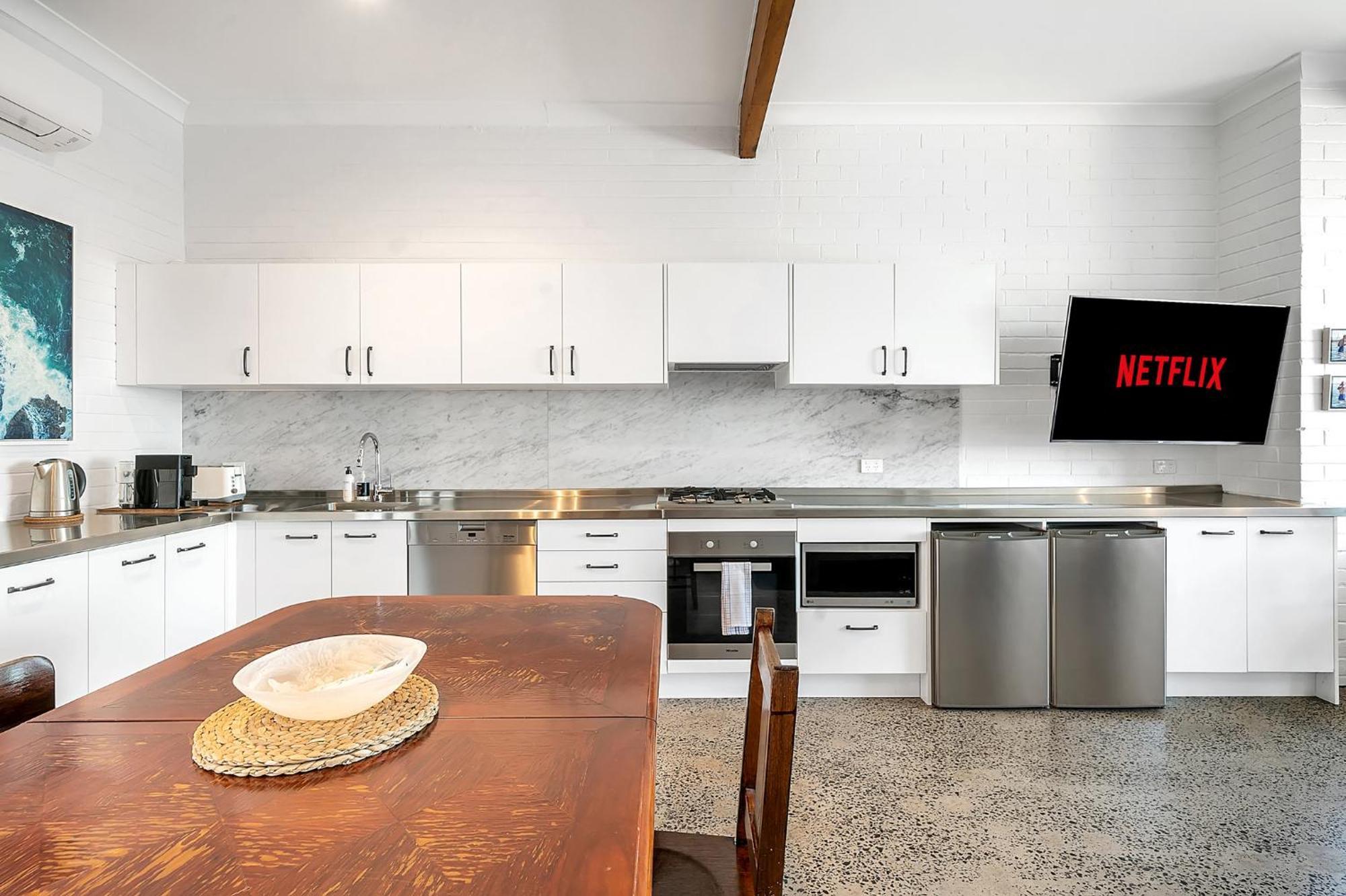 Upscale Cliffside Studio With Ocean Views North Bondi Sydney Ngoại thất bức ảnh