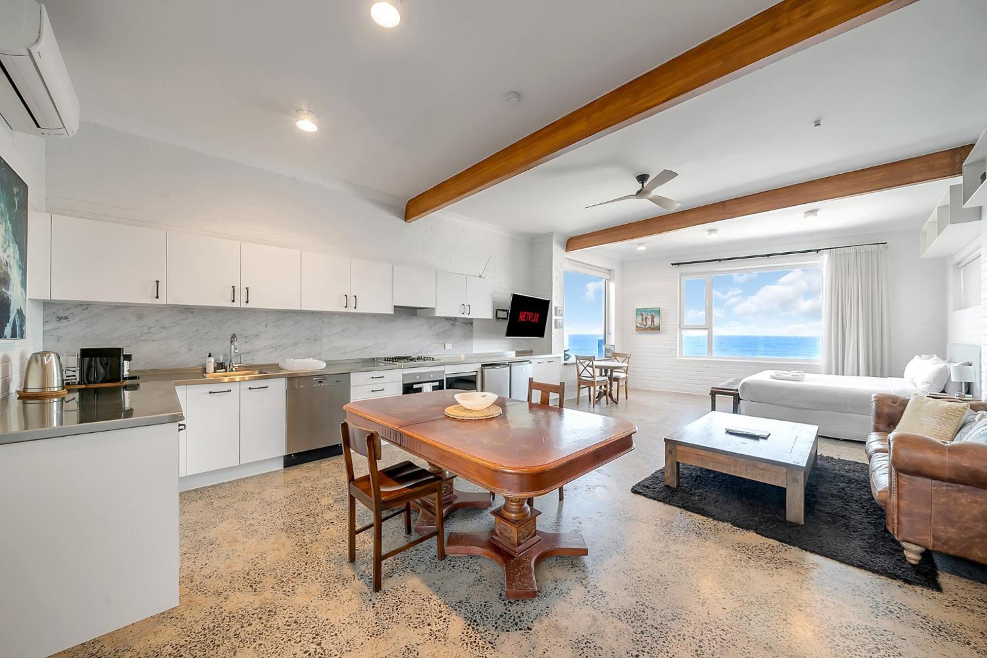 Upscale Cliffside Studio With Ocean Views North Bondi Sydney Ngoại thất bức ảnh