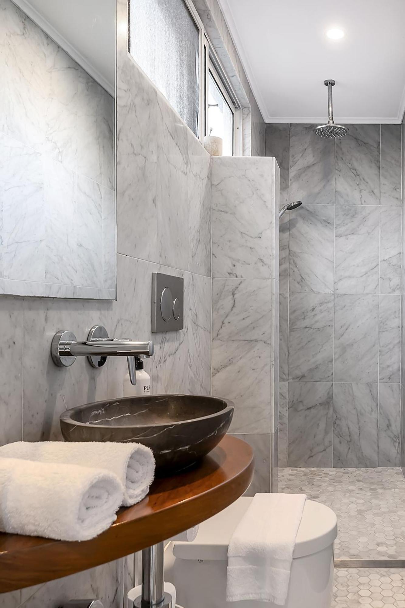 Upscale Cliffside Studio With Ocean Views North Bondi Sydney Ngoại thất bức ảnh